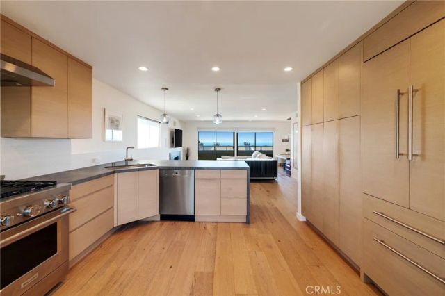 177 Calle Mayor, Redondo Beach, CA 90277