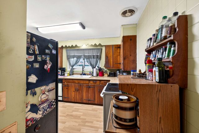 215 Ewing Dr, Nashville, TN 37207