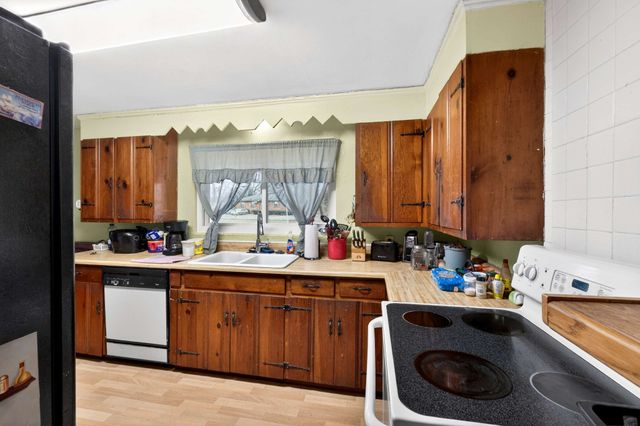 215 Ewing Dr, Nashville, TN 37207