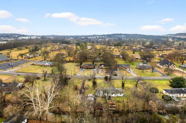 215 Ewing Dr, Nashville, TN 37207