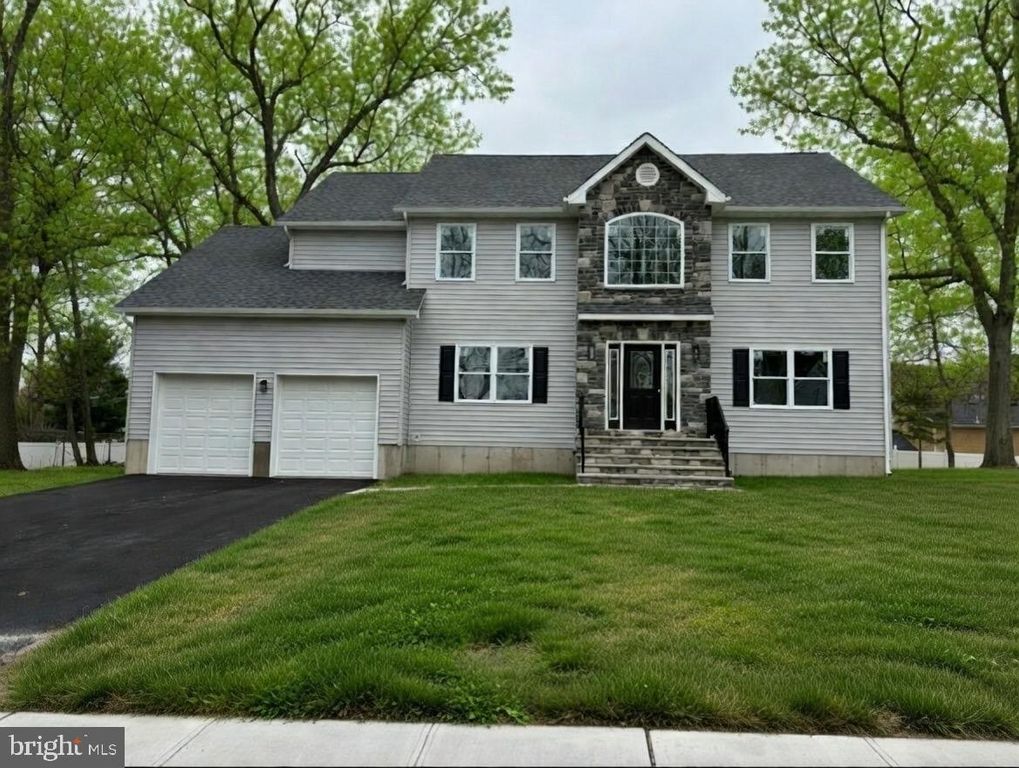 40 AVENUE I, Monroe Twp, NJ 08831