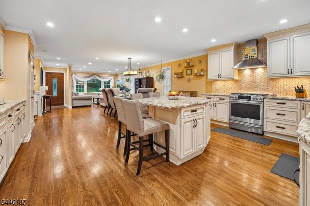 33 Edgar St, Summit City, NJ 07901