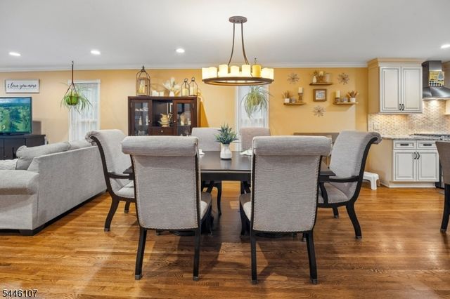 33 Edgar St, Summit City, NJ 07901