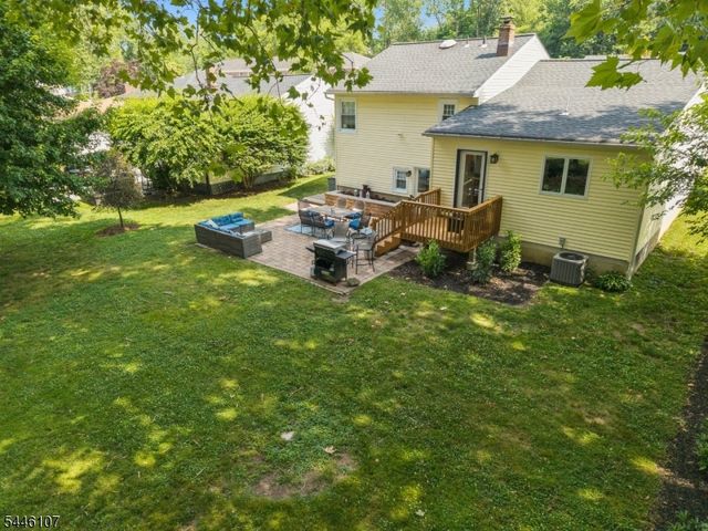33 Edgar St, Summit City, NJ 07901