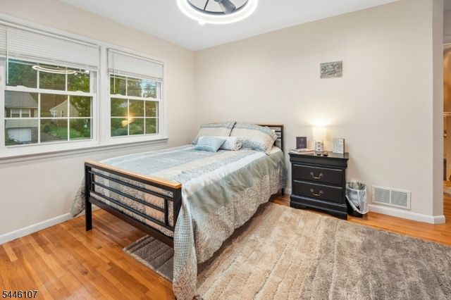 33 Edgar St, Summit City, NJ 07901