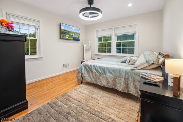 33 Edgar St, Summit City, NJ 07901