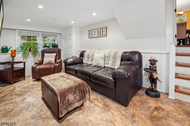 33 Edgar St, Summit City, NJ 07901