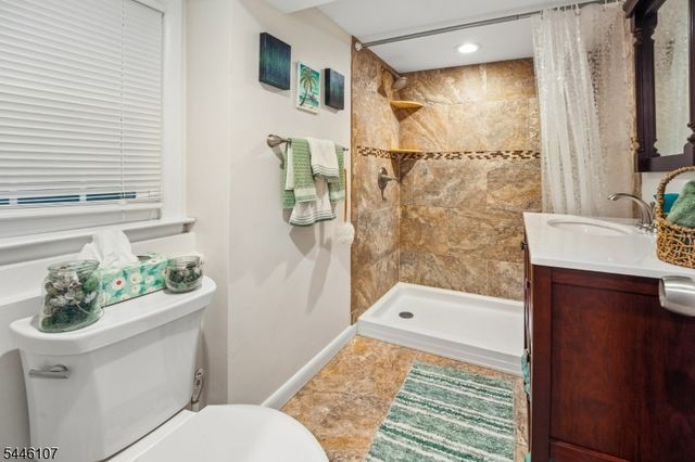 33 Edgar St, Summit City, NJ 07901