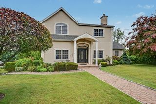 52 Francis Lane, Greenwich, CT 06831