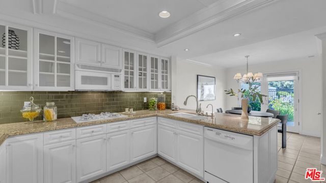 2738 Claray Drive, Los Angeles, CA 90077