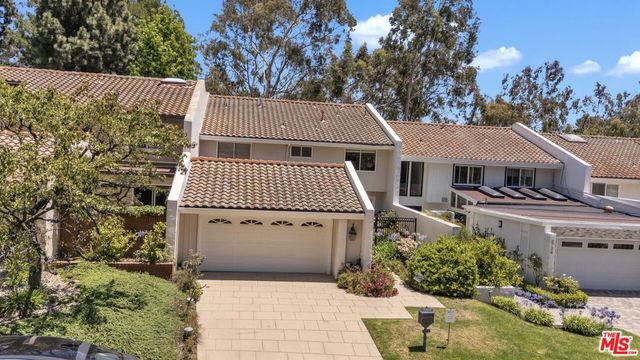 2738 Claray Drive, Los Angeles, CA 90077
