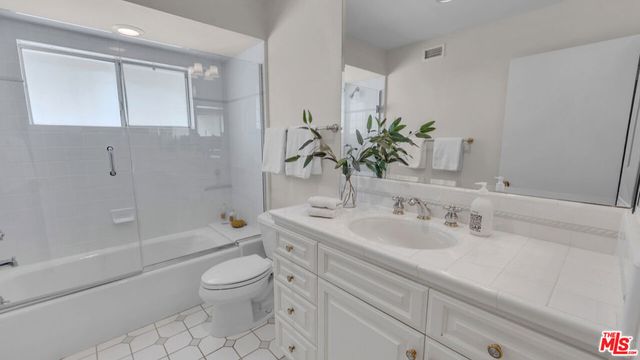 2738 Claray Drive, Los Angeles, CA 90077