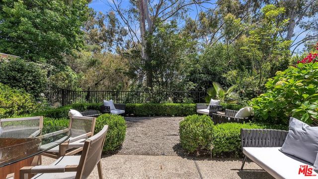 2738 Claray Drive, Los Angeles, CA 90077