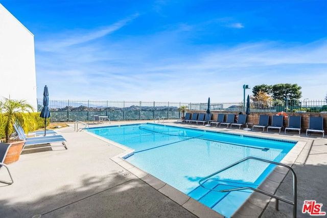 2738 Claray Drive, Los Angeles, CA 90077