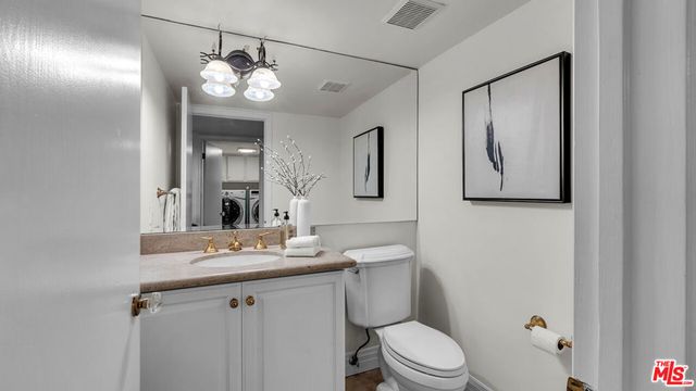 2738 Claray Drive, Los Angeles, CA 90077