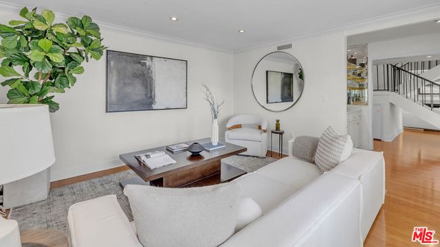 2738 Claray Drive, Los Angeles, CA 90077
