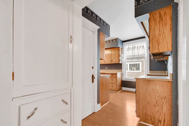 10226 S Hoyne Avenue, Chicago, IL 60643