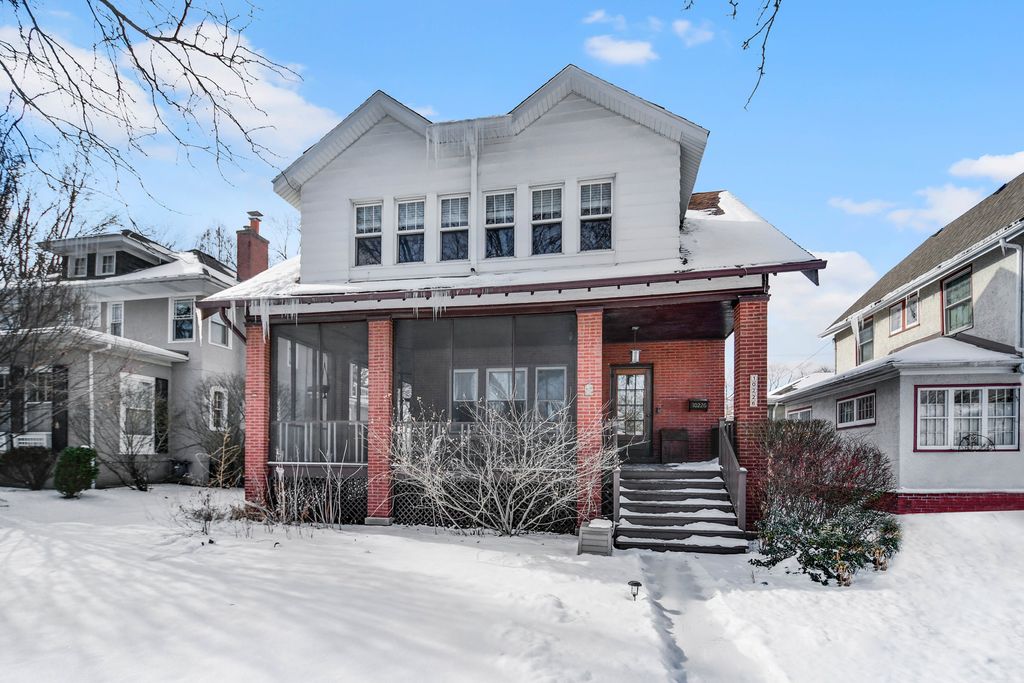 10226 S Hoyne Avenue, Chicago, IL 60643