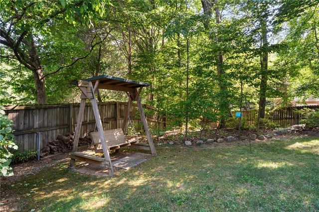 1740 Harper Spring Drive, Clemmons, NC 27012