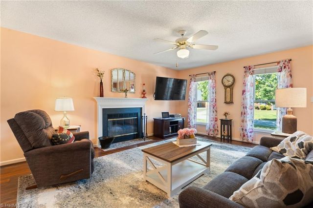 1740 Harper Spring Drive, Clemmons, NC 27012