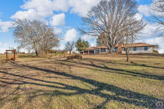 8924 SE Berryton RD, Berryton, KS 66409