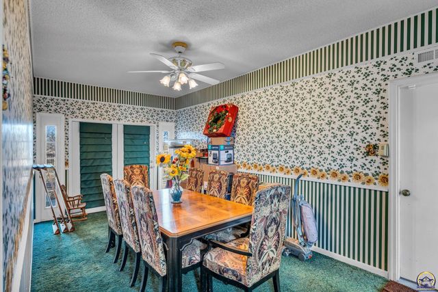 8924 SE Berryton RD, Berryton, KS 66409