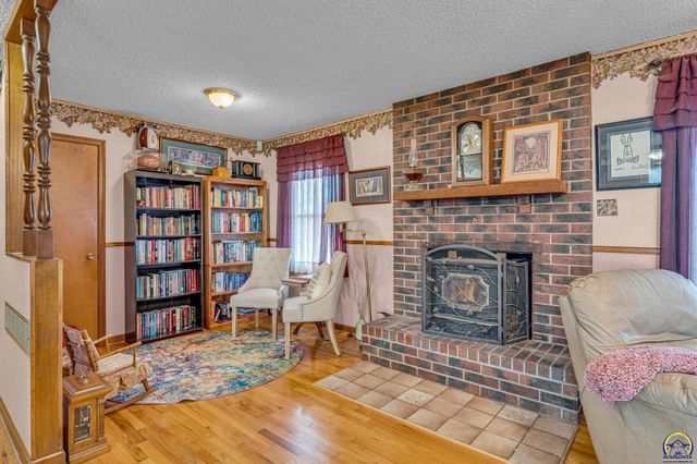 8924 SE Berryton RD, Berryton, KS 66409