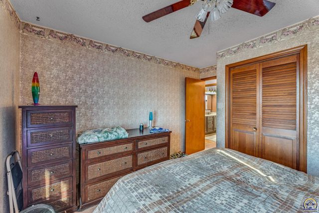 8924 SE Berryton RD, Berryton, KS 66409