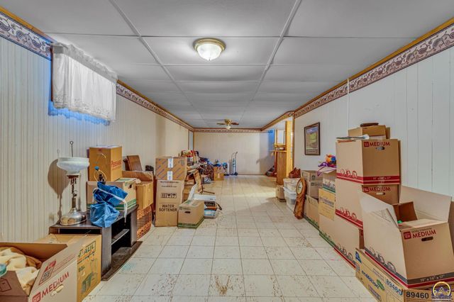 8924 SE Berryton RD, Berryton, KS 66409