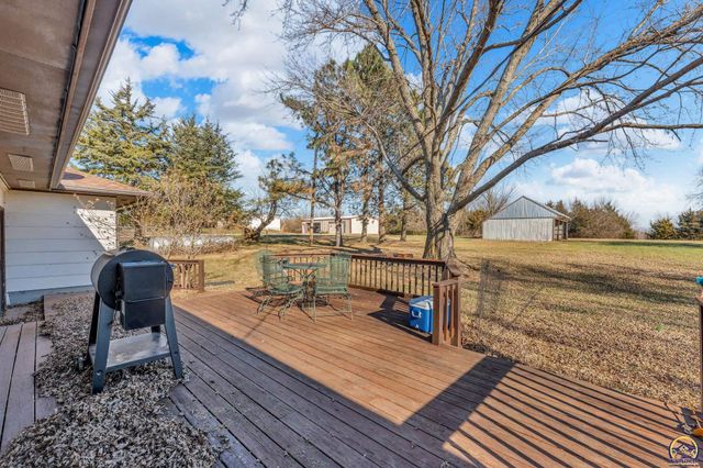 8924 SE Berryton RD, Berryton, KS 66409