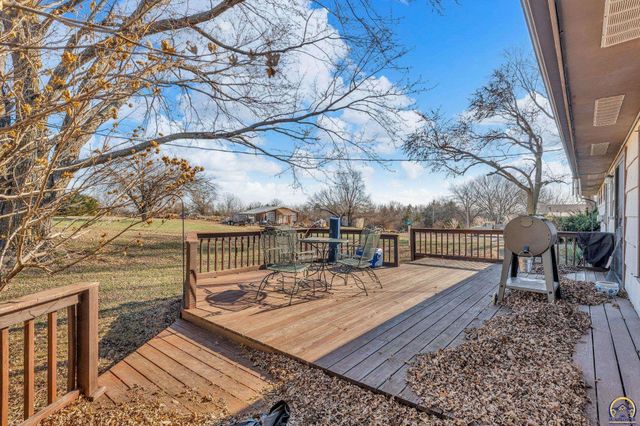 8924 SE Berryton RD, Berryton, KS 66409