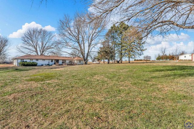 8924 SE Berryton RD, Berryton, KS 66409