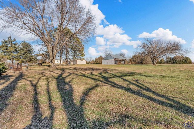 8924 SE Berryton RD, Berryton, KS 66409