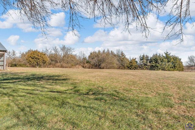 8924 SE Berryton RD, Berryton, KS 66409