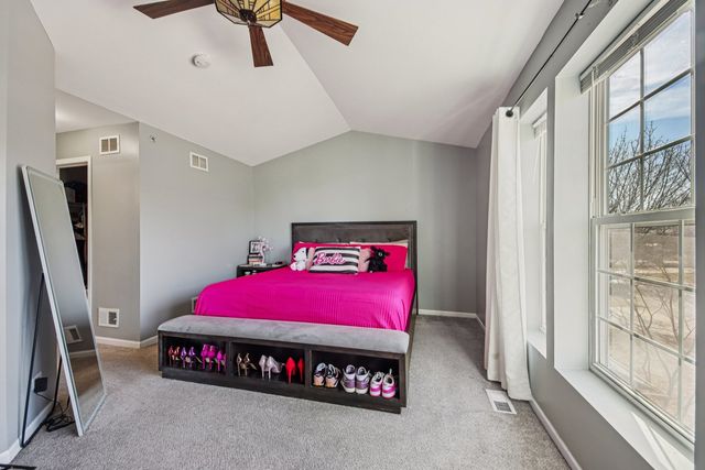 906 Elizabeth Drive, Streamwood, IL 60107