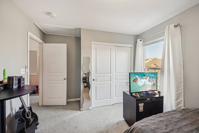 906 Elizabeth Drive, Streamwood, IL 60107