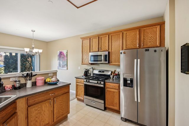 906 Elizabeth Drive, Streamwood, IL 60107