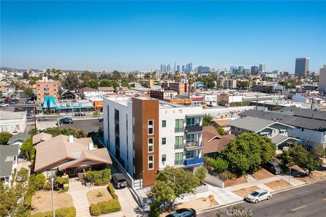 222 N Manhattan Place, Los Angeles, CA 90004