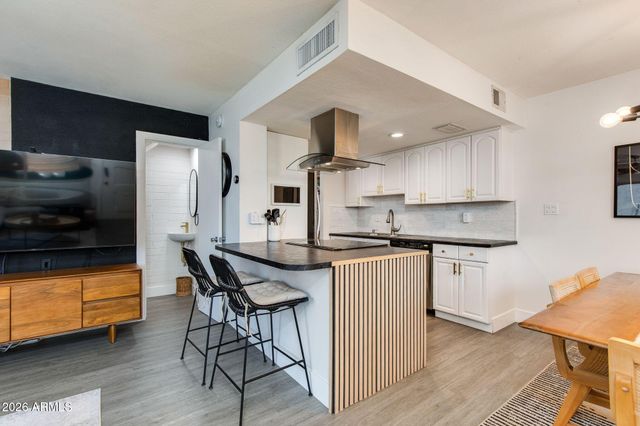 8129 E GLENROSA Avenue, Scottsdale, AZ 85251