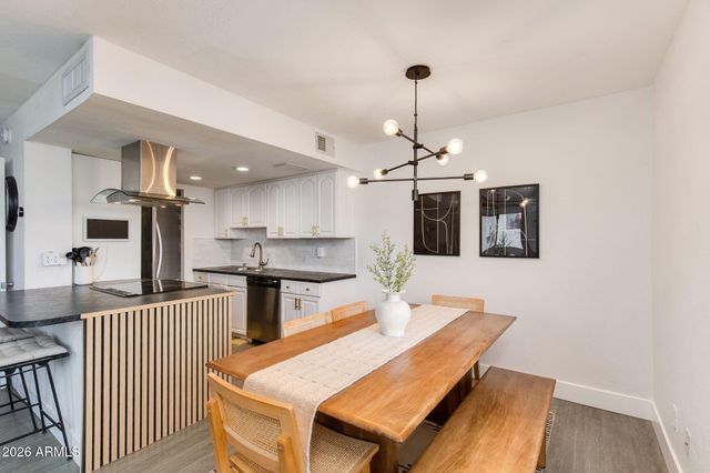 8129 E GLENROSA Avenue, Scottsdale, AZ 85251