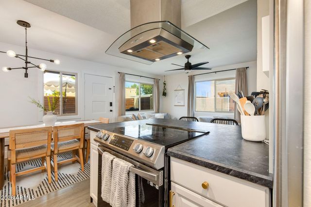 8129 E GLENROSA Avenue, Scottsdale, AZ 85251