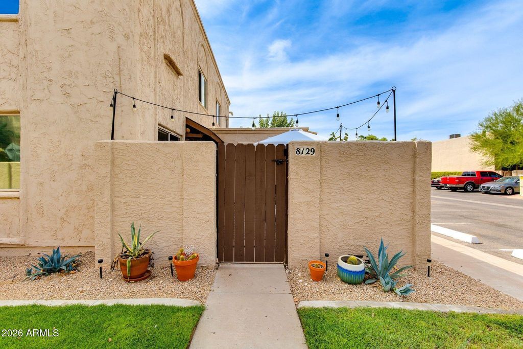 8129 E GLENROSA Avenue, Scottsdale, AZ 85251 — photo 3