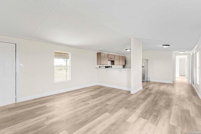 2811 COUNTY ROAD 467, Devine, TX 78016