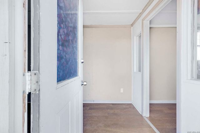 2811 COUNTY ROAD 467, Devine, TX 78016