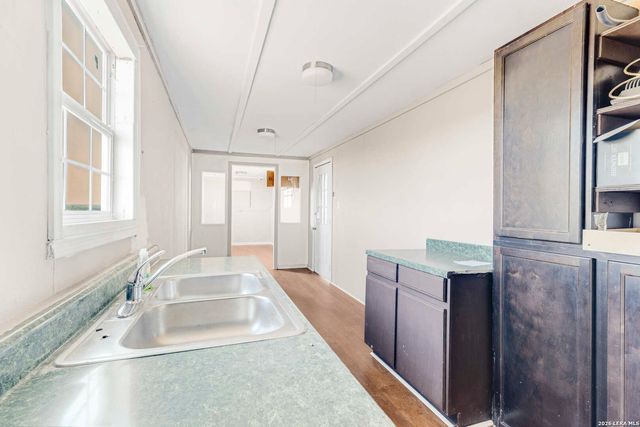 2811 COUNTY ROAD 467, Devine, TX 78016