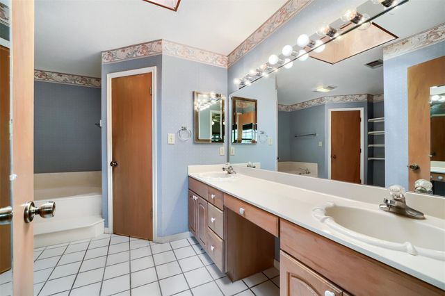 1406 Highland DR, Marble Falls, TX 78654
