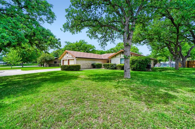 1406 Highland DR, Marble Falls, TX 78654