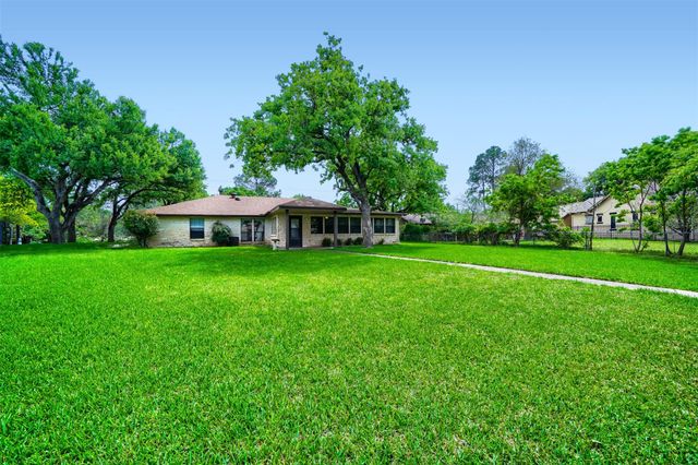 1406 Highland DR, Marble Falls, TX 78654