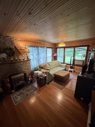 1402 E Koshkonong DRIVE, Edgerton, WI 53534