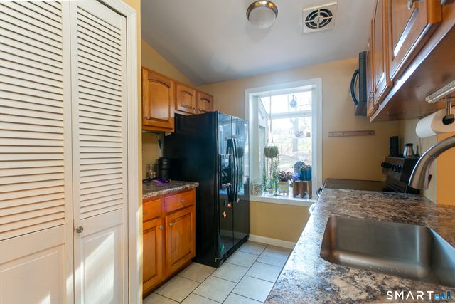 3 East Lake Place, Middletown, CT 06457